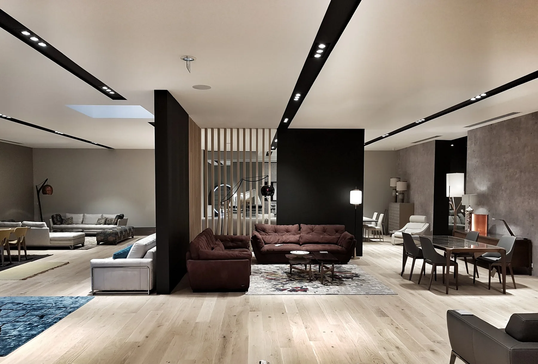 Aménagement intérieur — Showroom Roche Bobois