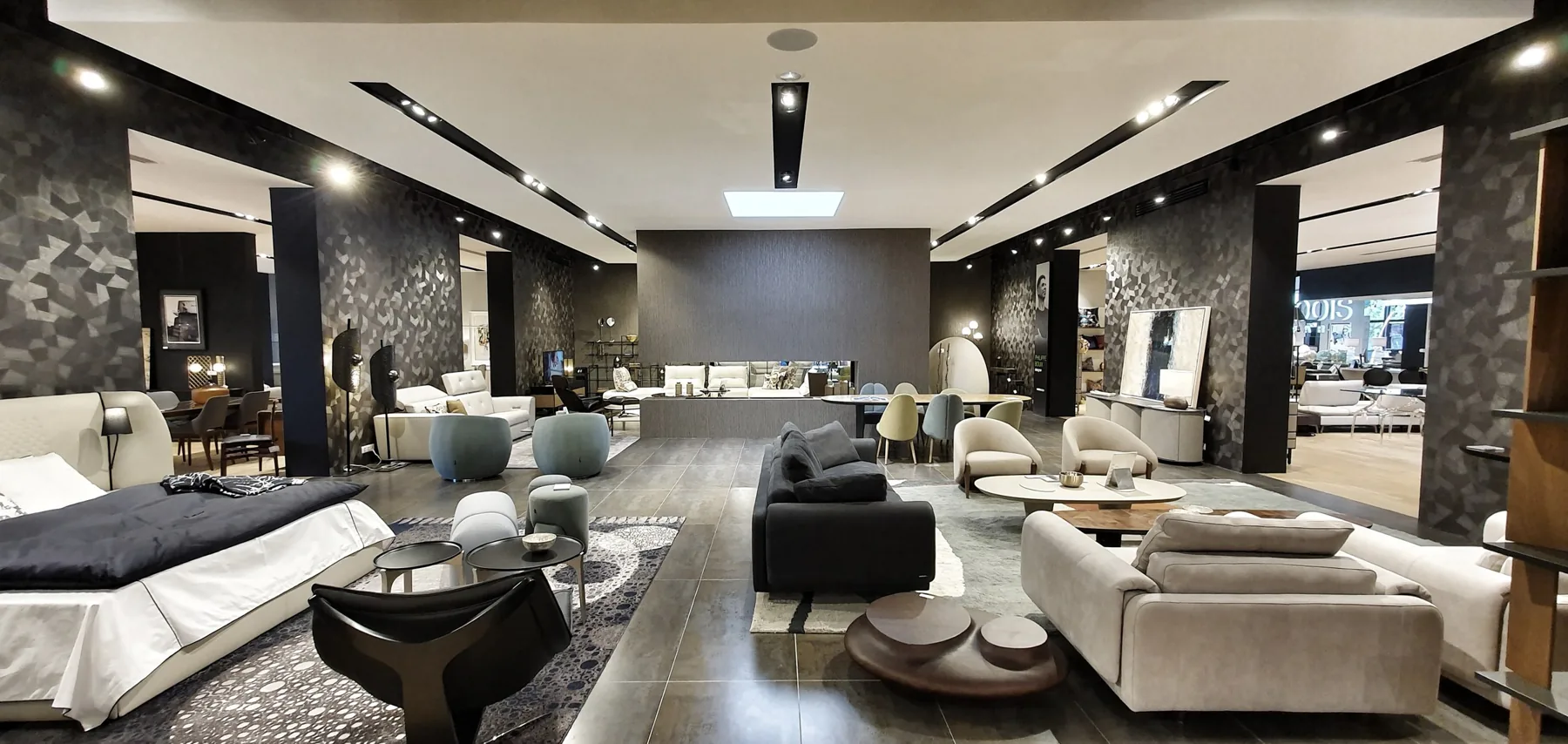Aménagement intérieur — Showroom Roche Bobois