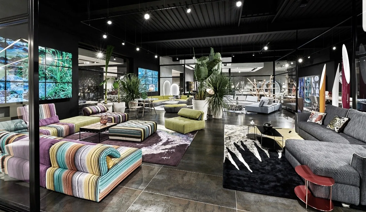 Aménagement intérieur — Showroom Roche Bobois