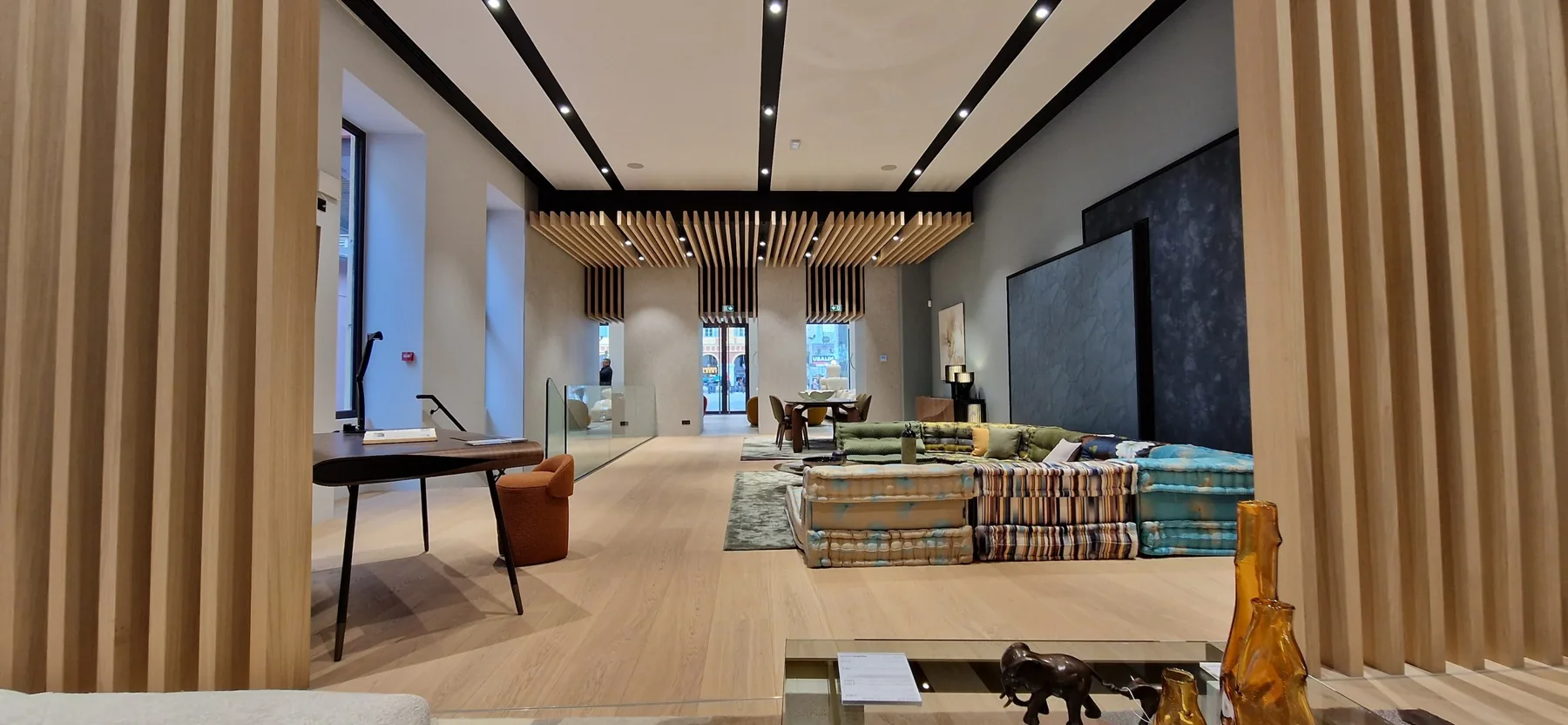 Showroom Roche Bobois — Place Masséna