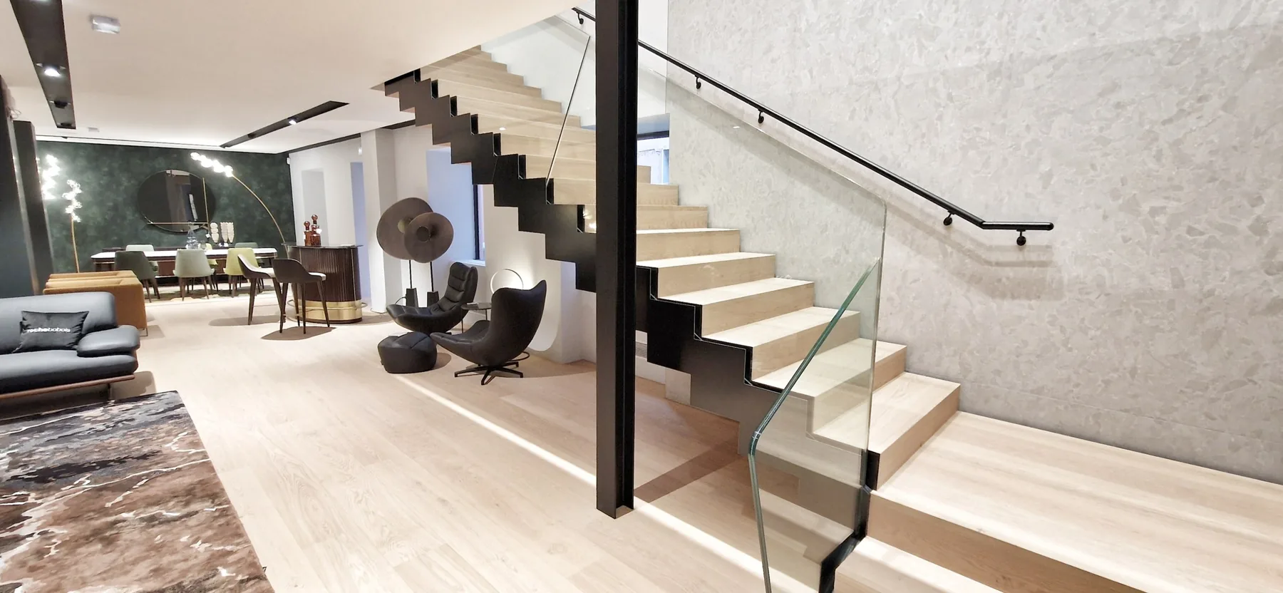 Showroom Roche Bobois — Place Masséna