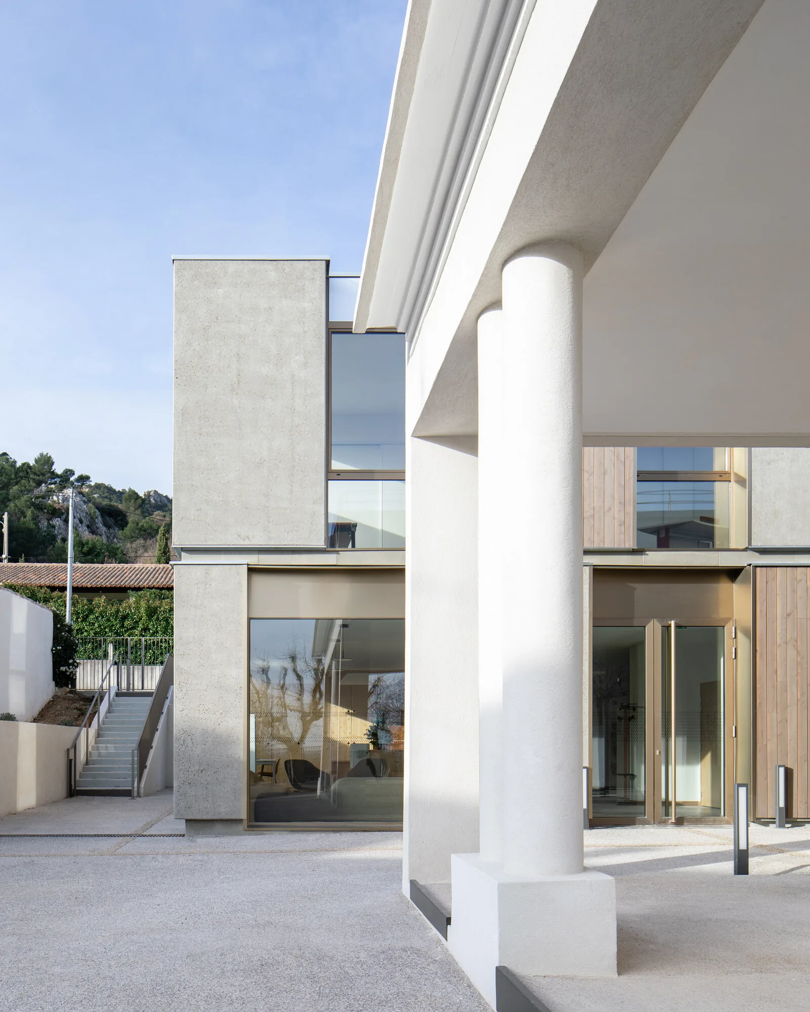 Pôle administratif — Saint-Savournin, France